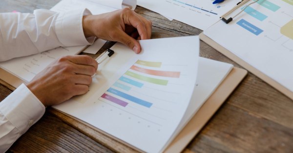 analis kebijakan adalah